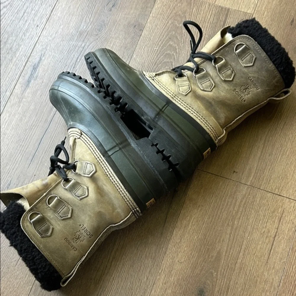 Sorel Olive Green and Tan Winter Lace-Up Boots ! Size 7